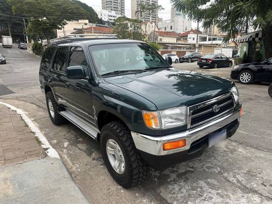 TOYOTA HILUX SW4 3.0 4X4 8V TURBO DIESEL 4P MANUAL